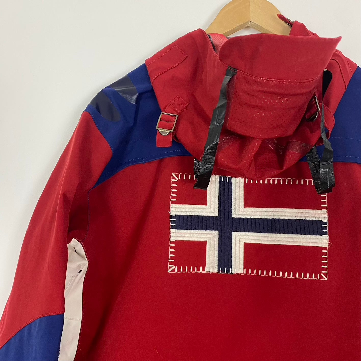 Vintage “NAPAPIJIRI” SKI JACKET (L)